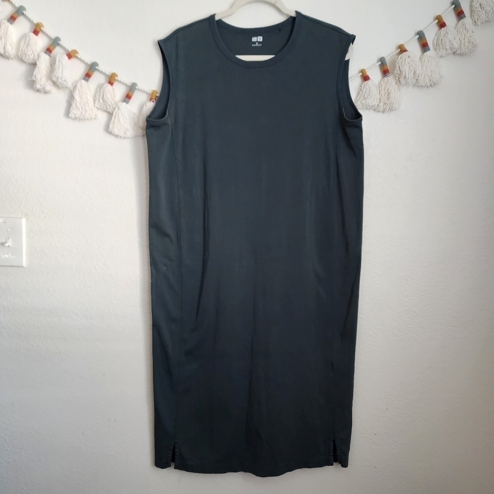 Uniqlo Sleeveless Midi Dress in Dark Charcoal
